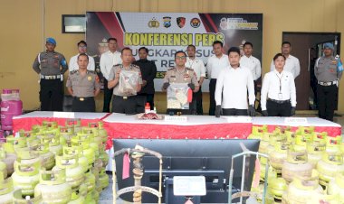 Polresta-Sidoarjo-Ungkap-Sindikat-Elpiji-Oplosan-di-Rumah-Kontrakan