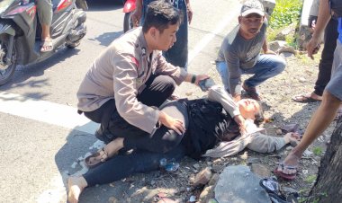 Respon-Cepat-Patroli-Polsek-Buduran-Bantu-Korban-Kecelakaan