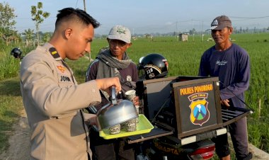Wedangan-Keliling-Cara-Polres-Ponorogo-Edukasi-Kamtibmas-dan-Sosialisasi-Call-Center-110