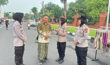 Polwan-Polresta-Sidoarjo-Berikan-Pelayanan-Humanis-di-Car-Free-Day-Alun-alun-Sidoarjo
