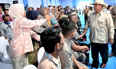 Presiden-Prabowo-Dorong-Kemandirian-Pangan-Nasional,-Mensesneg:-Cadangan-Beras-Tembus-5,3-Juta-Ton