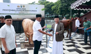 Iduladha-1447-H-Polda-Jatim-Salurkan-Ratusan-Hewan-Kurban-untuk-Masyarakat