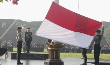 Gelar-Upacara-Hari-Lahir-Pancasila,-Wakapolda-Jatim-:-Pancasila-Kunci-Persatuan-Bangsa-di-Tengah-Ancaman-Global
