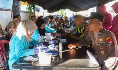 Polri-Untuk-Masyarakat-Polres-Lumajang-Gelar-Bakti-Kesehatan-Sambut-Hari-Bhayangkara-ke-80