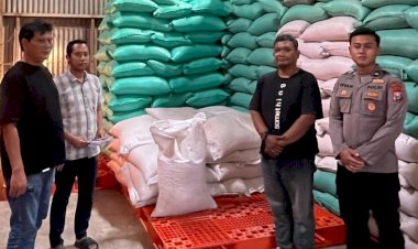Polres-Pelabuhan-Tanjungperak-Bantu-Petani-Distribusikan-Jagung-Hasil-Panen-ke-Bulog