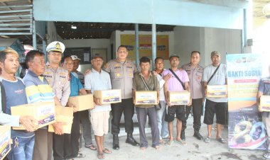 Sambut-Hari-Bhayangkara-ke-80,-Polres-Bondowoso-Salurkan-Bantuan-untuk-Anak-Yatim,-Ojol-dan-Sopir-Angkot
