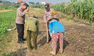 Polsek-Candi-Serahkan-Bibit-Jagung-Hibrida-Perkasa-kepada-Petani,-Perkuat-Ketahanan-Pangan-di-Sidoarjo