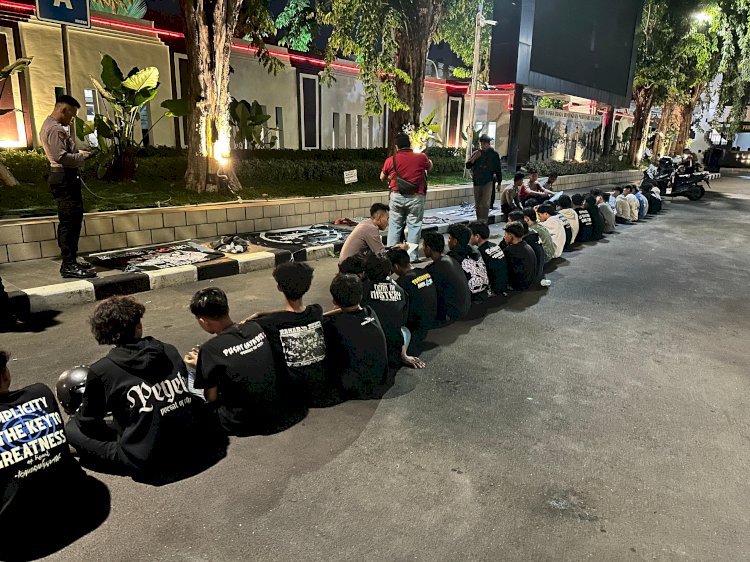 Ops Ketupat Semeru Polrestabes Surabaya Amankan Puluhan Remaja yang Bikin Onar Tutup Jalan