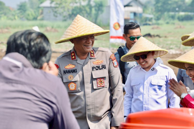 Kapolda Jatim Pimpin Penanaman Jagung Serentak Kwartal IV di Mojokerto Pakai Benih Eco Bhayangkara