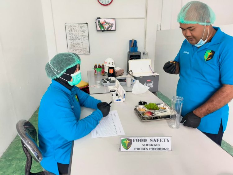 Polres Ponorogo Libatkan Sidokkes Pastikan Makanan Program MBG Aman Dikosumsi