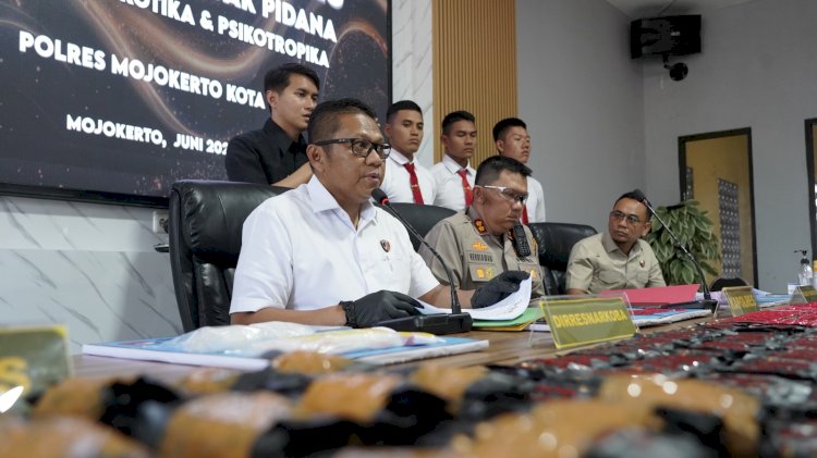 Polres Mojokerto Kota Ungkap Narkoba Temukan 330 Catride Vape Berisi Etomidate