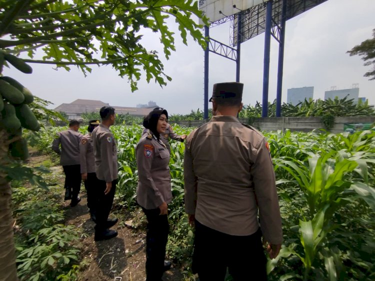 Tingkatkan Swasembada Pangan, Polsek Waru Ajak Petani Serius Kelola Tanaman Jagung