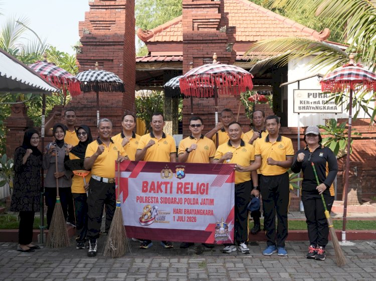 Polresta Sidoarjo Gelar Bakti Religi, Bersihkan Tempat Ibadah Jelang Hari Bhayangkara