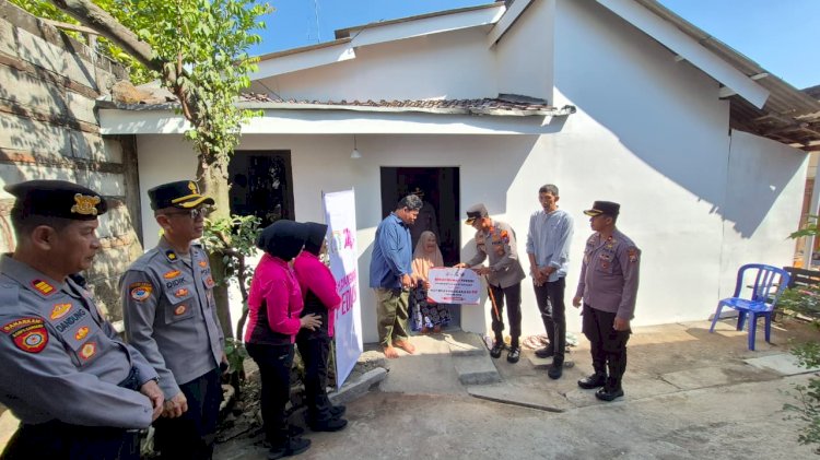 Hari Bhayangkara ke  80 Polres Ngawi Bedah Dua Rumah Jadi Layak Huni Hadirkan Senyum dan Harapan Warga